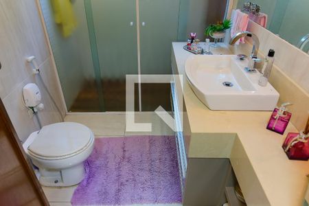 Casa à venda com 384m², 4 quartos e 3 vagas Casa à venda com 384m², 4 quartos e 3 vagasBanheiro