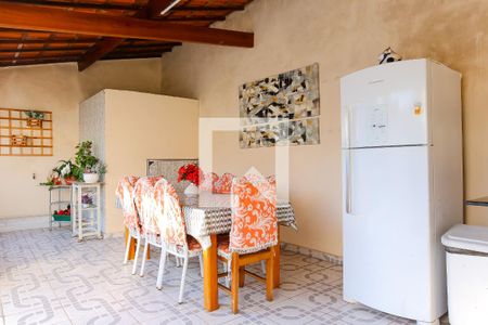 Casa à venda com 384m², 4 quartos e 3 vagas Casa à venda com 384m², 4 quartos e 3 vagasÁrea de Lazer