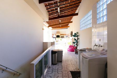 Casa à venda com 384m², 4 quartos e 3 vagas Casa à venda com 384m², 4 quartos e 3 vagasVista Quarto 2