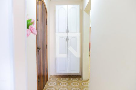 Casa à venda com 384m², 4 quartos e 3 vagas Casa à venda com 384m², 4 quartos e 3 vagasCorredor