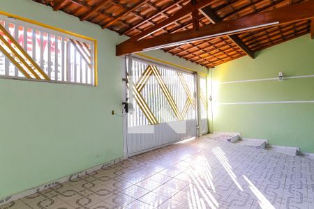 Casa à venda com 384m², 4 quartos e 3 vagas Casa à venda com 384m², 4 quartos e 3 vagasGaragem