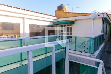 Casa à venda com 384m², 4 quartos e 3 vagas Casa à venda com 384m², 4 quartos e 3 vagasÁrea Externa