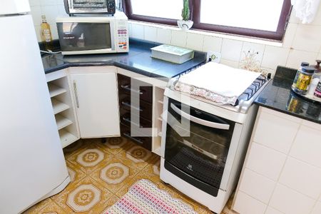 Casa à venda com 384m², 4 quartos e 3 vagas Casa à venda com 384m², 4 quartos e 3 vagasCozinha