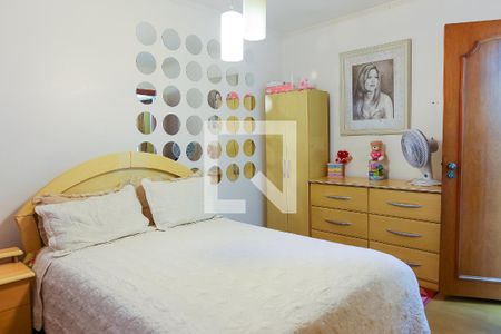 Casa à venda com 384m², 4 quartos e 3 vagas Casa à venda com 384m², 4 quartos e 3 vagasQuarto 2