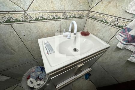 Casa à venda com 160m², 3 quartos e 2 vagasBanheiro