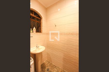 Casa à venda com 128m², 2 quartos e 1 vagaBanheiro de serviço