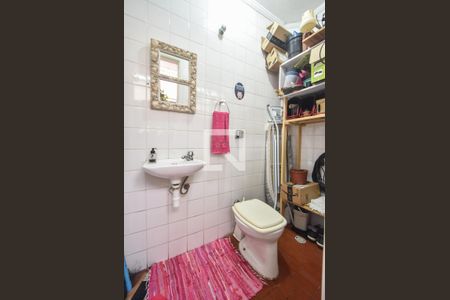 Casa à venda com 150m², 3 quartos e 2 vagasBanheiro de Serviços