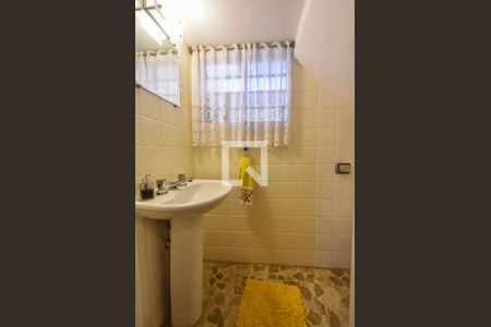 Casa à venda com 150m², 3 quartos e 2 vagasLavabo Central