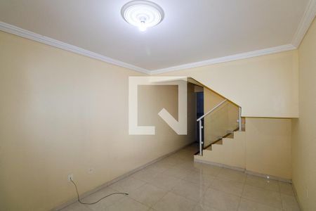 Casa de condomínio para alugar com 81m², 2 quartos e 1 vagaSala