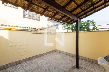 Casa de condomínio para alugar com 81m², 2 quartos e 1 vagaÁrea de Serviço