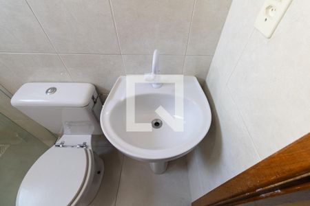 Casa de condomínio para alugar com 81m², 2 quartos e 1 vagaBanheiro do 1° andar