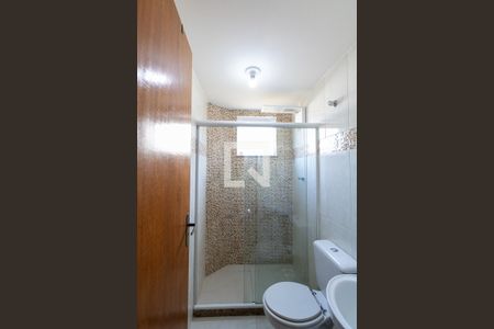 Casa de condomínio para alugar com 81m², 2 quartos e 1 vagaBanheiro do 1° andar