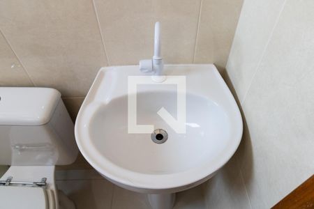 Casa de condomínio para alugar com 81m², 2 quartos e 1 vagaBanheiro do 2° andar