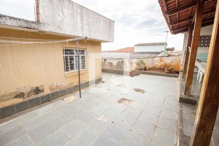 Casa à venda com 250m², 4 quartos e 2 vagas