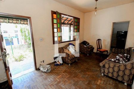 Casa à venda com 3 quartos, 360m² em Glória, Belo Horizonte