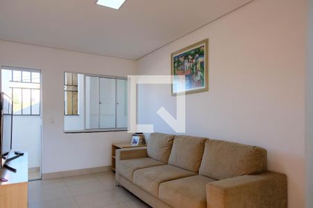 Sala de casa à venda com 3 quartos, 500m² em Sagrada Família, Belo Horizonte
