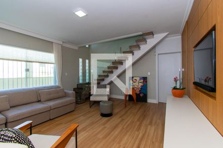 Sala de casa à venda com 3 quartos, 149m² em Jardim Piqueroby, São Paulo