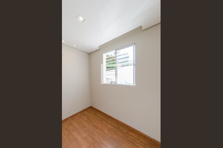 Quarto 2 de apartamento para alugar com 2 quartos, 60m² em Estoril, Belo Horizonte