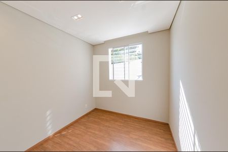 Quarto 1 de apartamento para alugar com 2 quartos, 60m² em Estoril, Belo Horizonte