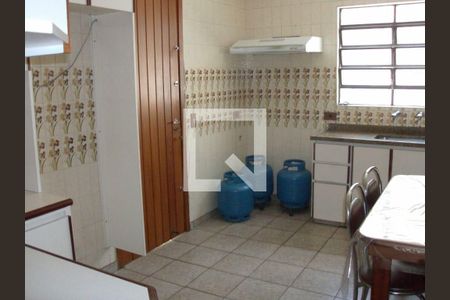 Casa à venda com 2 quartos, 121m² em Vila Guarani (Zona Sul), São Paulo