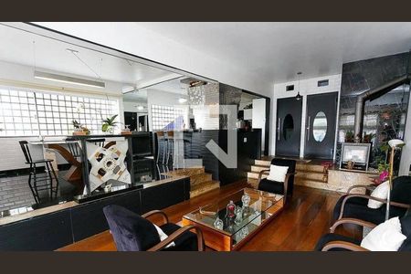 Casa à venda com 5 quartos, 345m² em Vila Sonia, São Paulo