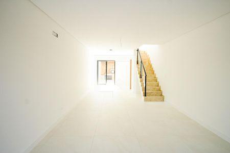 Casa à venda com 135m², 3 quartos e 2 vagas Casa à venda com 135m², 3 quartos e 2 vagasSala
