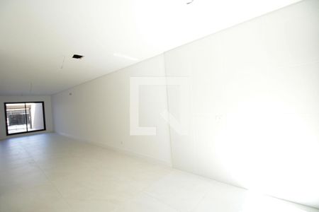 Casa à venda com 135m², 3 quartos e 2 vagas Casa à venda com 135m², 3 quartos e 2 vagasCozinha
