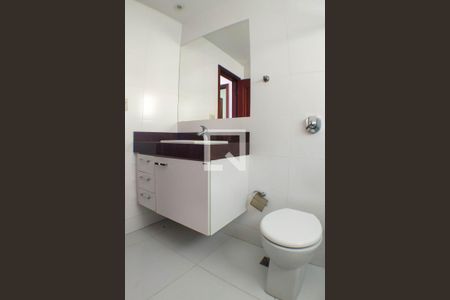 Casa à venda com 198m², 4 quartos e 2 vagasBanheiro 2