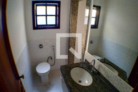 Casa à venda com 198m², 4 quartos e 2 vagasBanheiro 1