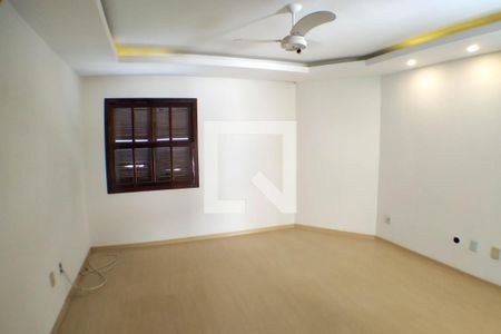 Casa à venda com 198m², 4 quartos e 2 vagasSuite