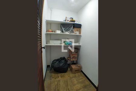 Casa à venda com 198m², 4 quartos e 2 vagasMaleiro
