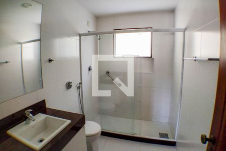 Casa à venda com 198m², 4 quartos e 2 vagasBanheiro 2