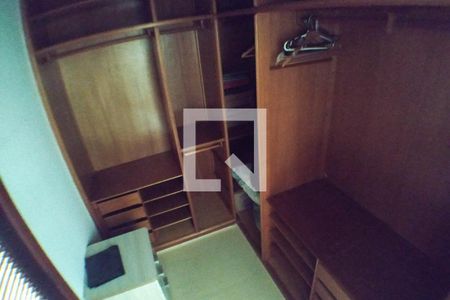 Casa à venda com 198m², 4 quartos e 2 vagasSuite