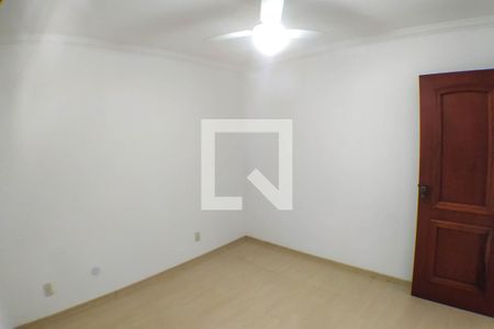 Casa à venda com 198m², 4 quartos e 2 vagasQuarto 2