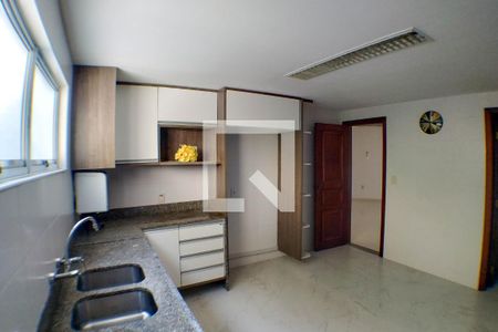 Casa à venda com 198m², 4 quartos e 2 vagasCozinha