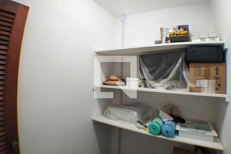 Casa à venda com 198m², 4 quartos e 2 vagasMaleiro