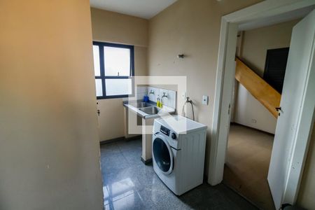 Apartamento para alugar com 320m², 6 quartos e 5 vagas Apartamento para alugar com 320m², 6 quartos e 5 vagasÁrea de Serviço