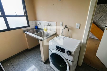 Apartamento para alugar com 320m², 6 quartos e 5 vagas Apartamento para alugar com 320m², 6 quartos e 5 vagasDetalhe da area de serviço