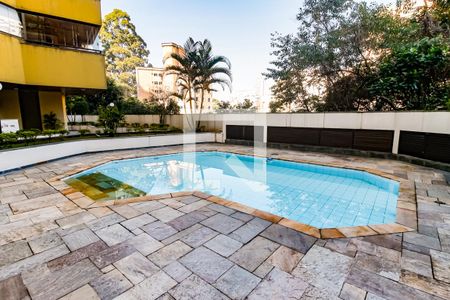 Apartamento para alugar com 320m², 6 quartos e 5 vagas Apartamento para alugar com 320m², 6 quartos e 5 vagasÁrea comum - Piscina