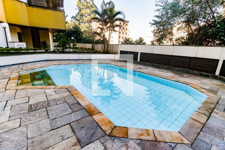 Apartamento para alugar com 320m², 6 quartos e 5 vagas Apartamento para alugar com 320m², 6 quartos e 5 vagasÁrea comum - Piscina