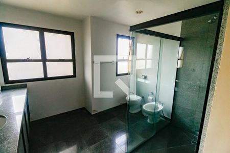 Apartamento para alugar com 320m², 6 quartos e 5 vagas Apartamento para alugar com 320m², 6 quartos e 5 vagasBanheiro da Suíte 3