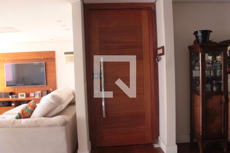 Porta de apartamento à venda com 4 quartos, 181m² em Cambuí, Campinas