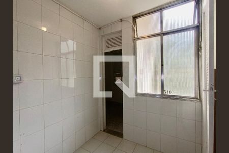 Apartamento à venda com 120m², 3 quartos e sem vaga Apartamento à venda com 120m², 3 quartos e sem vagaÁrea serviço