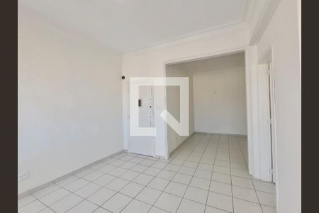 Apartamento à venda com 120m², 3 quartos e sem vaga Apartamento à venda com 120m², 3 quartos e sem vagaSala