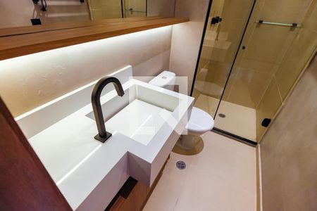 Banheiro da Suíte de kitnet/studio à venda com 1 quarto, 25m² em Vila Andrade, São Paulo