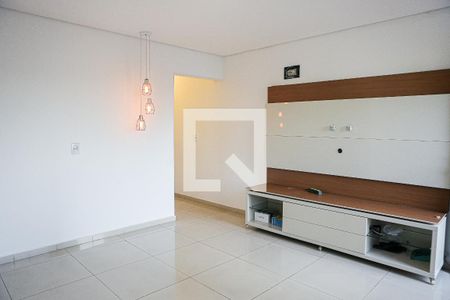 Sala de casa para alugar com 2 quartos, 150m² em Parque Jaçatuba, Santo André