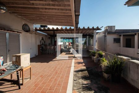 Casa à venda com 180m², 3 quartos e 2 vagasTerraço