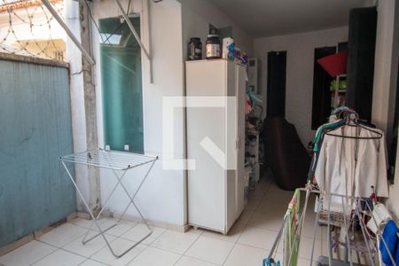 Casa à venda com 180m², 3 quartos e 2 vagasÁrea de Serviço