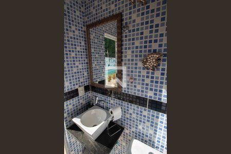 Casa à venda com 180m², 3 quartos e 2 vagasLavabo