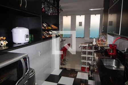 Casa à venda com 180m², 3 quartos e 2 vagasCozinha